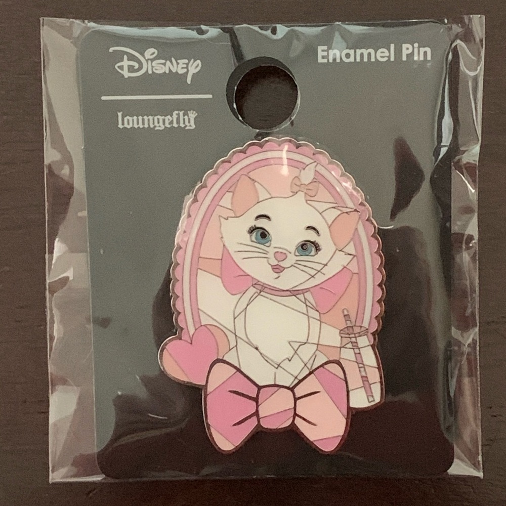 DISNEY LOUNGEFLY Marie PASSPORT XBODY BAG & PIN! - Picture 5 of 7